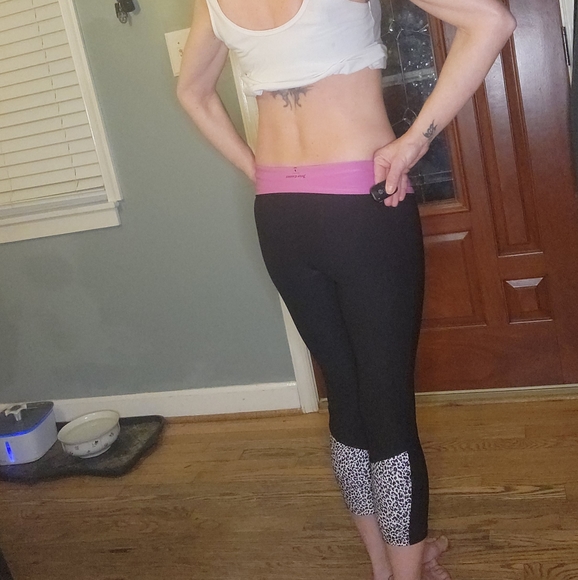 JUICY COUTURE SPORT CROPPED WORK OUT PANTS MEDIUM - Picture 6 of 8